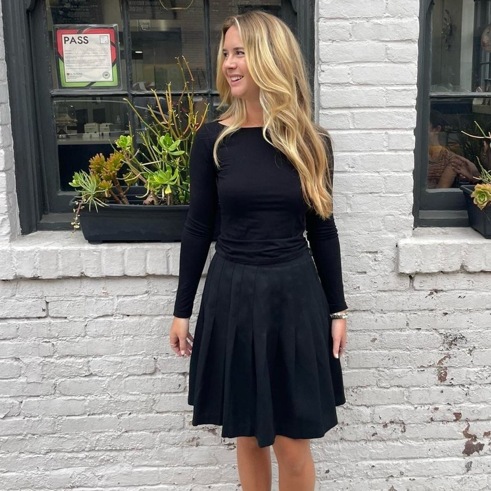Vintage black pleated mini skirt sz m - no brand- 29x20 preppy